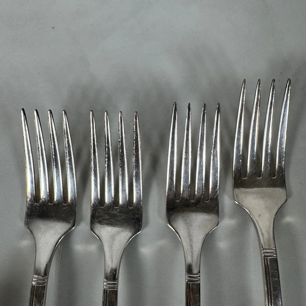 Set‎ of 4 Oneida Nobility Plate Silver Plated Dinner Forks Caprice Floral Lot 2